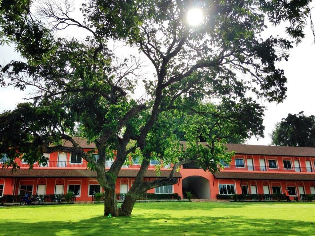 Aurora Resort Kanchanaburi Exterior photo