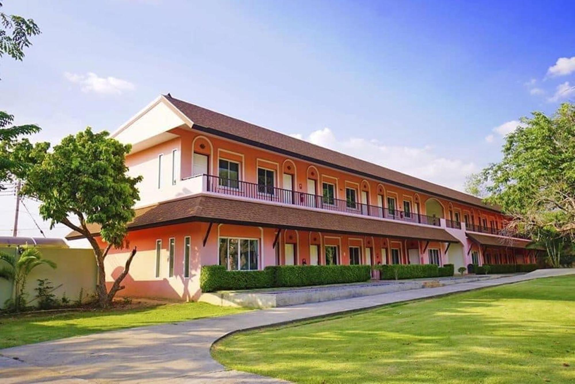 Aurora Resort Kanchanaburi Exterior photo